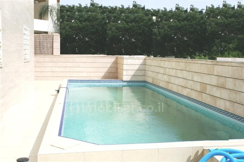 Yud Bet, Ashdod